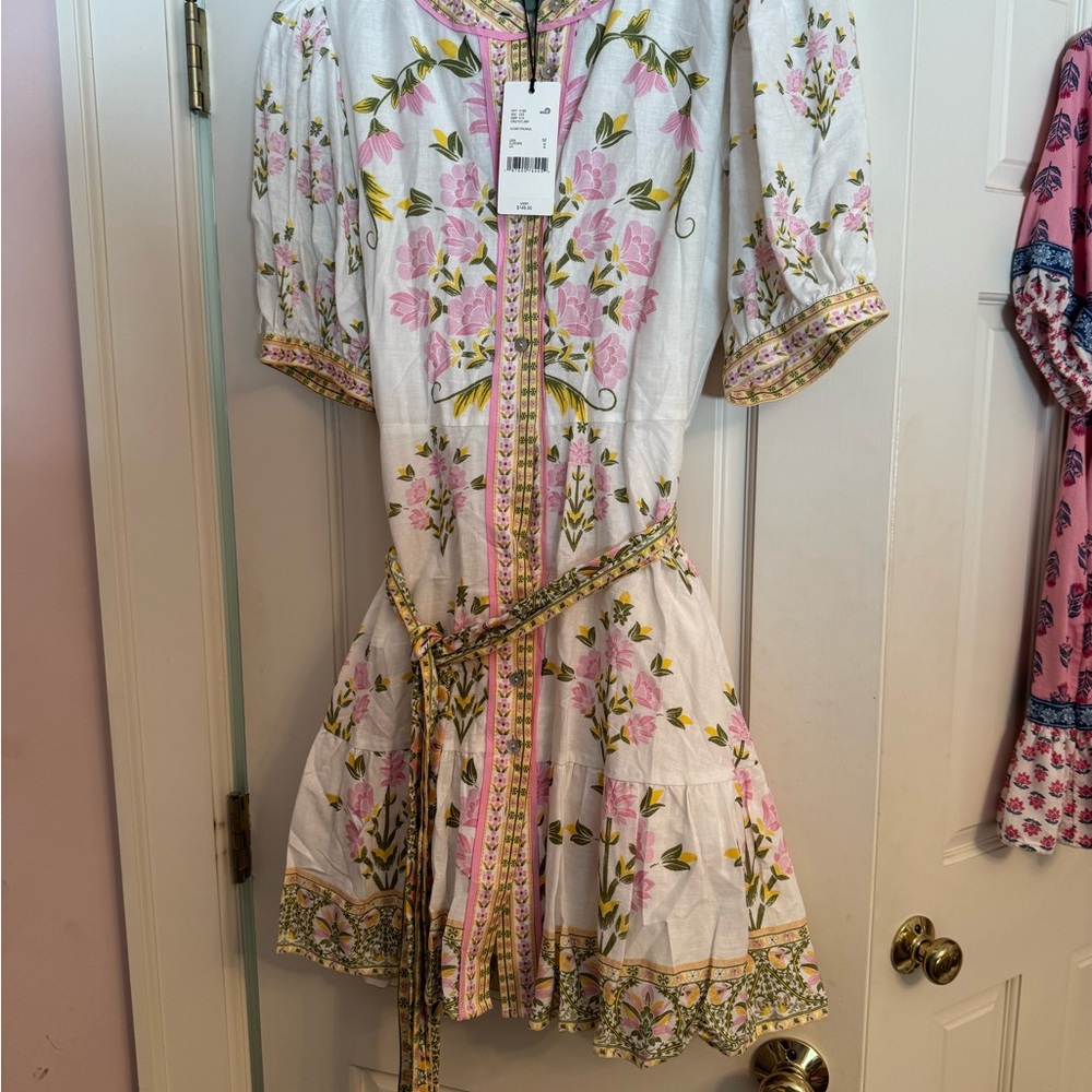 Chic Floral Mini Dress in White and Pink - Picture 4 of 4